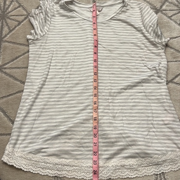 LC Lauren Conrad Gray & White Striped Eyelet Tshirt/Blouse Women Size Sm… - Picture 6 of 6